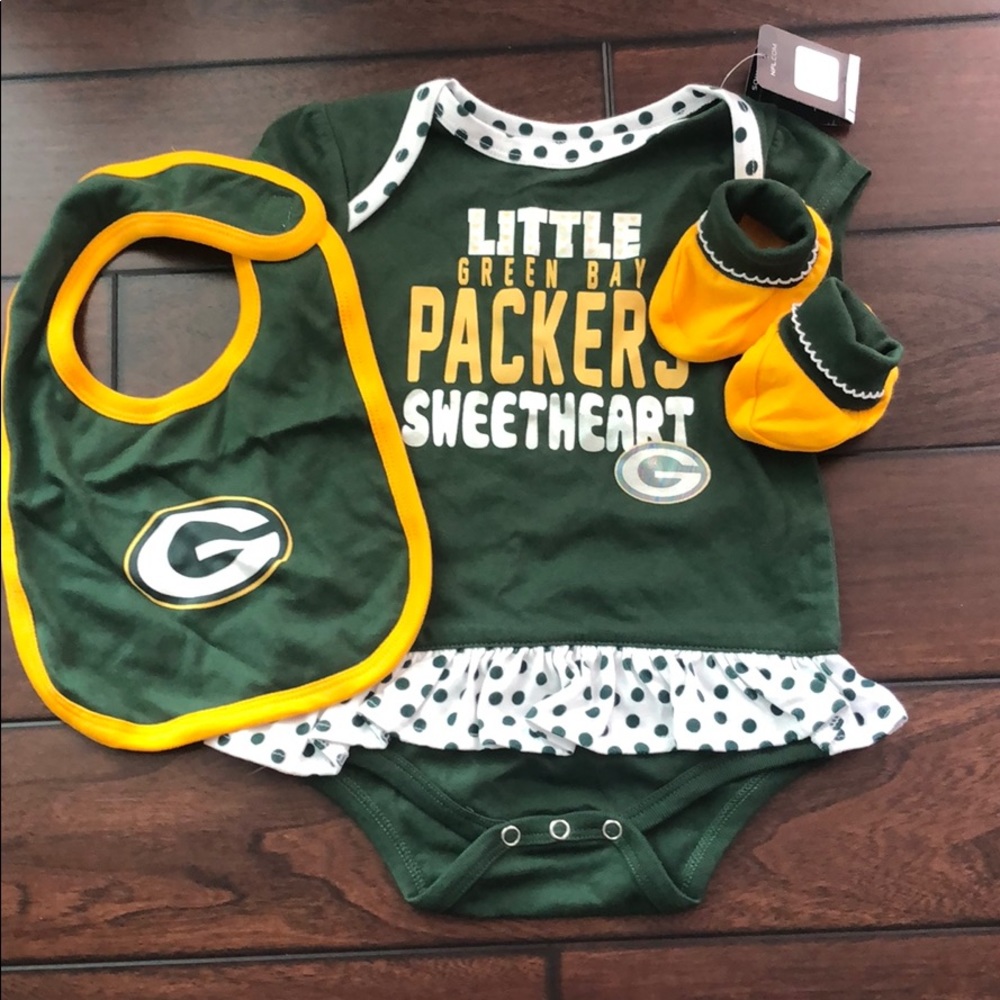 NWT - GB Packers Baby Oufit